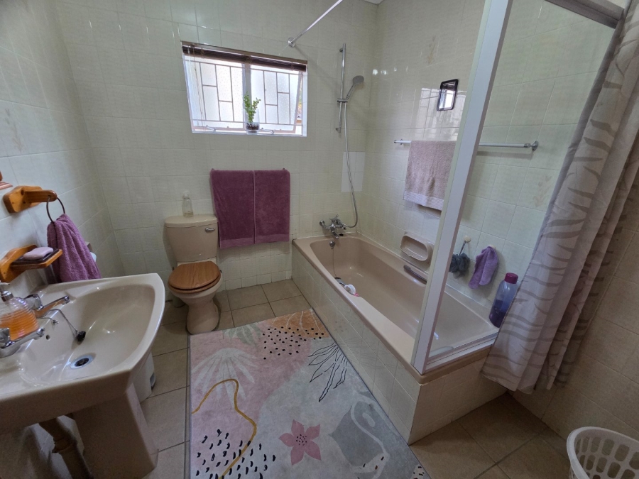 4 Bedroom Property for Sale in Heuwelsig Free State